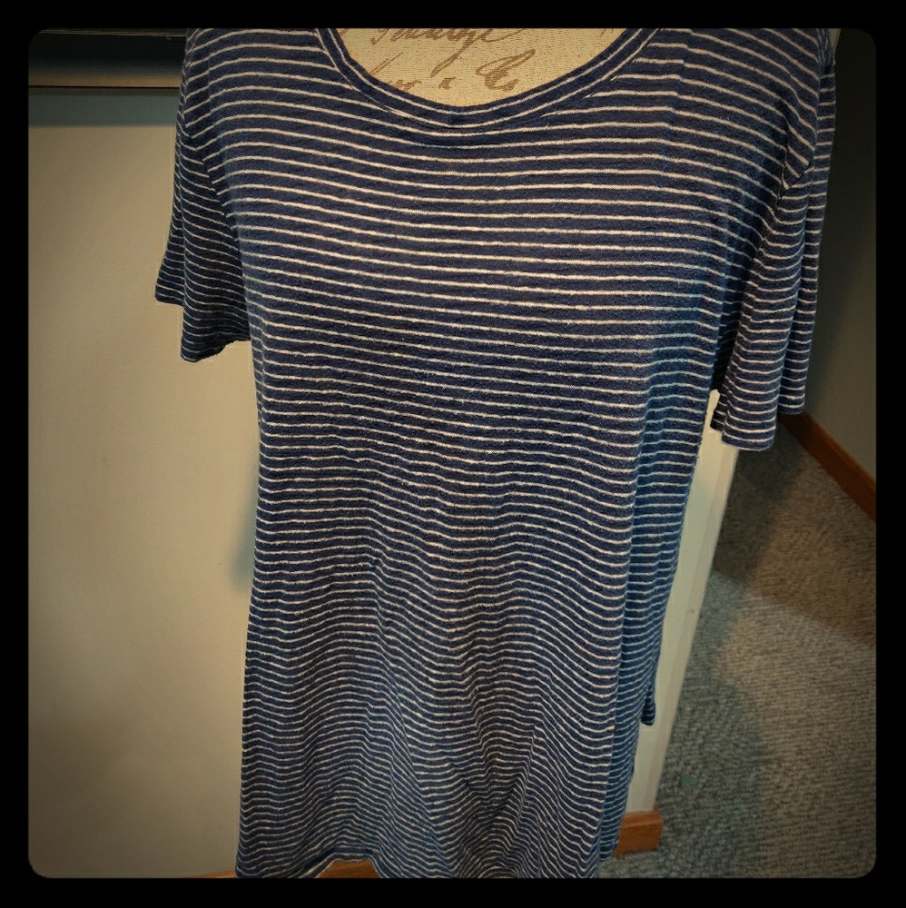 Very soft flowey t-shirt material top